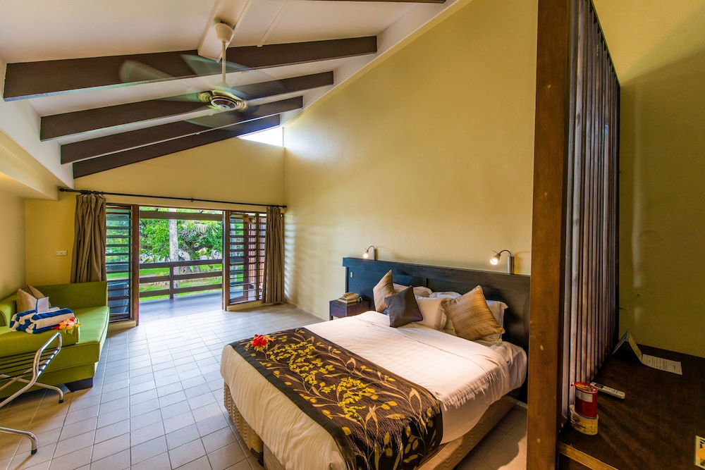 Mana Island Resort 17/78