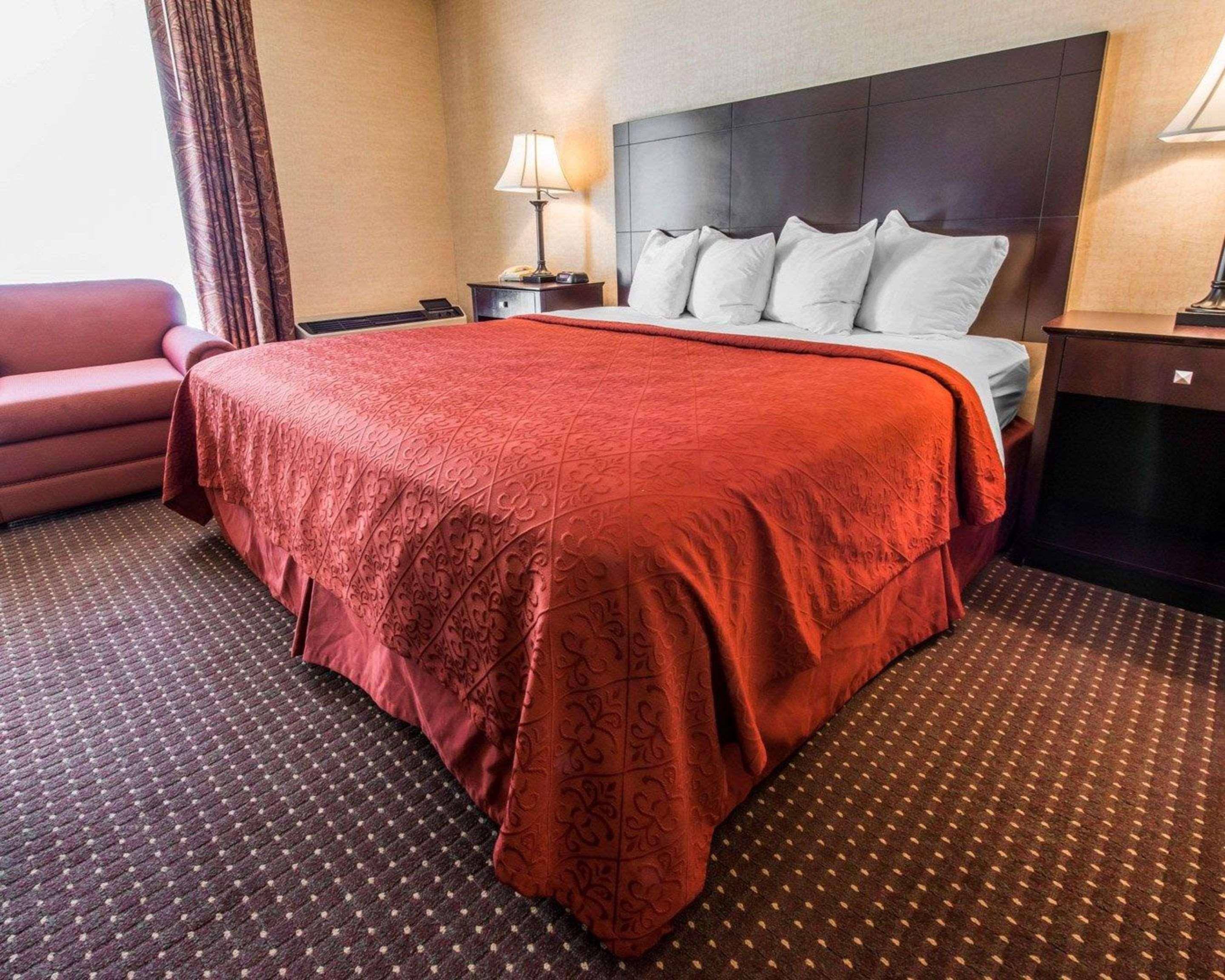 UPGRADE, SUITE, KING BED