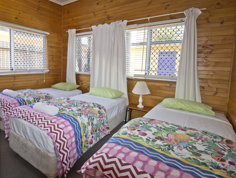 Bargara Gardens Motel And Holiday Villas 11/44