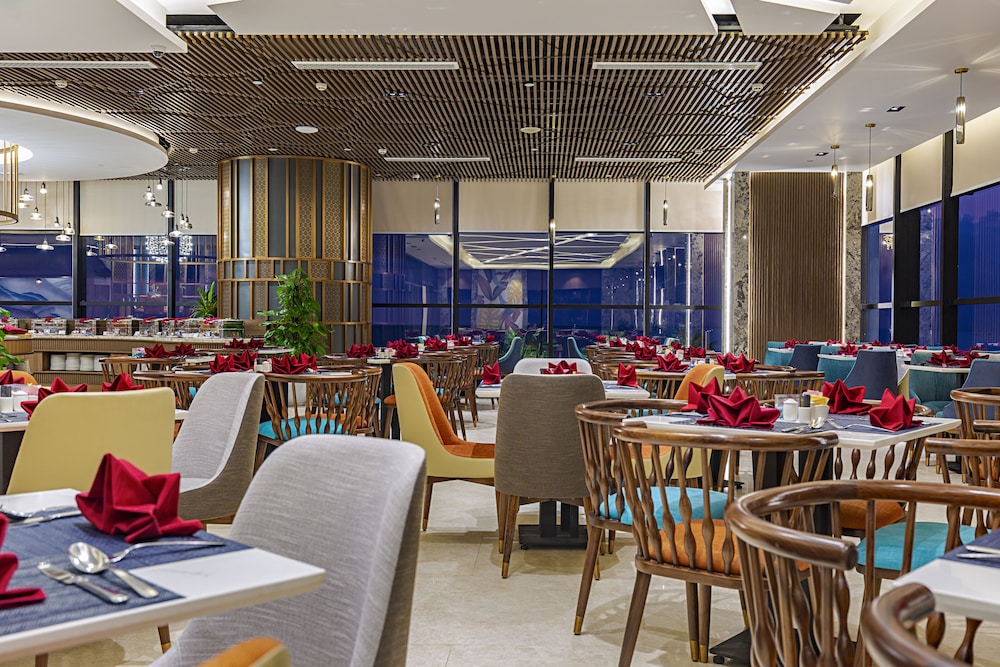 Peninsula Hotel Danang 33/48