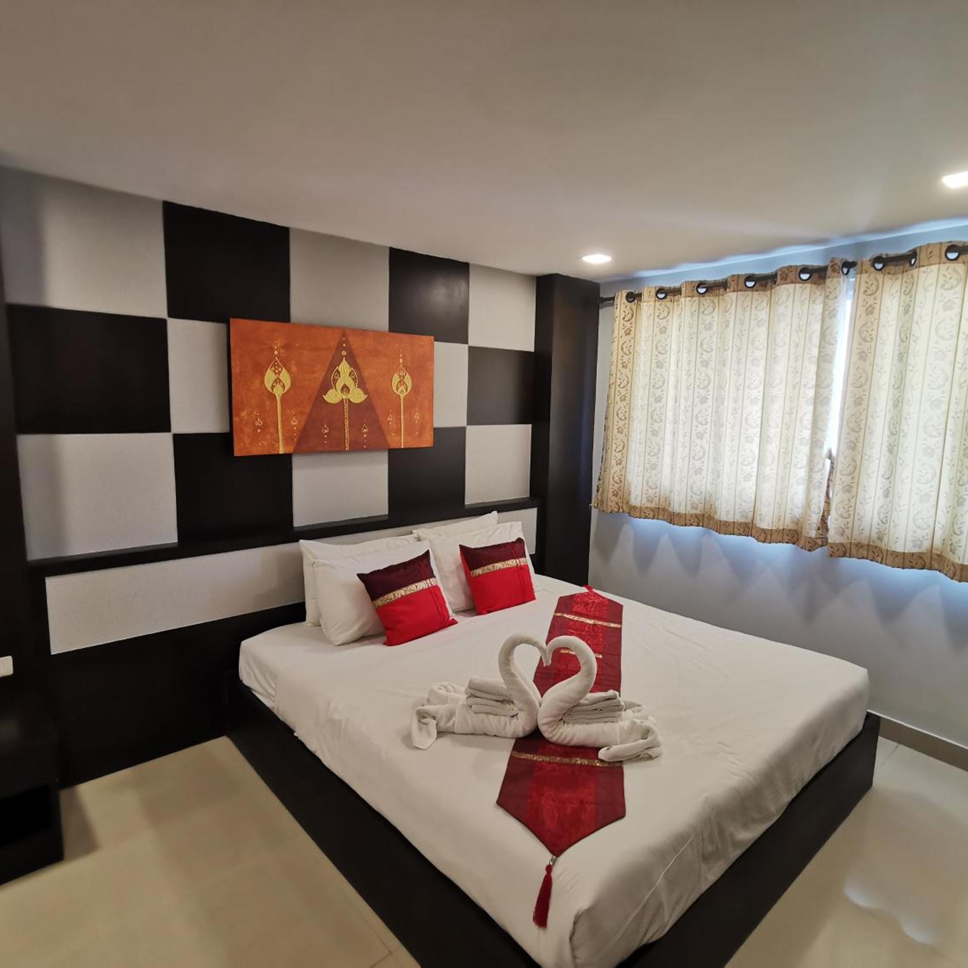 DELUXE, DOUBLE BED