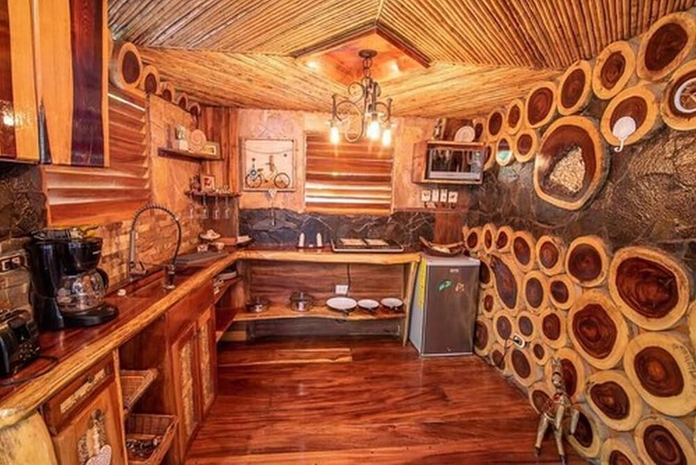 Ocho Artisan Bungalows 59/80