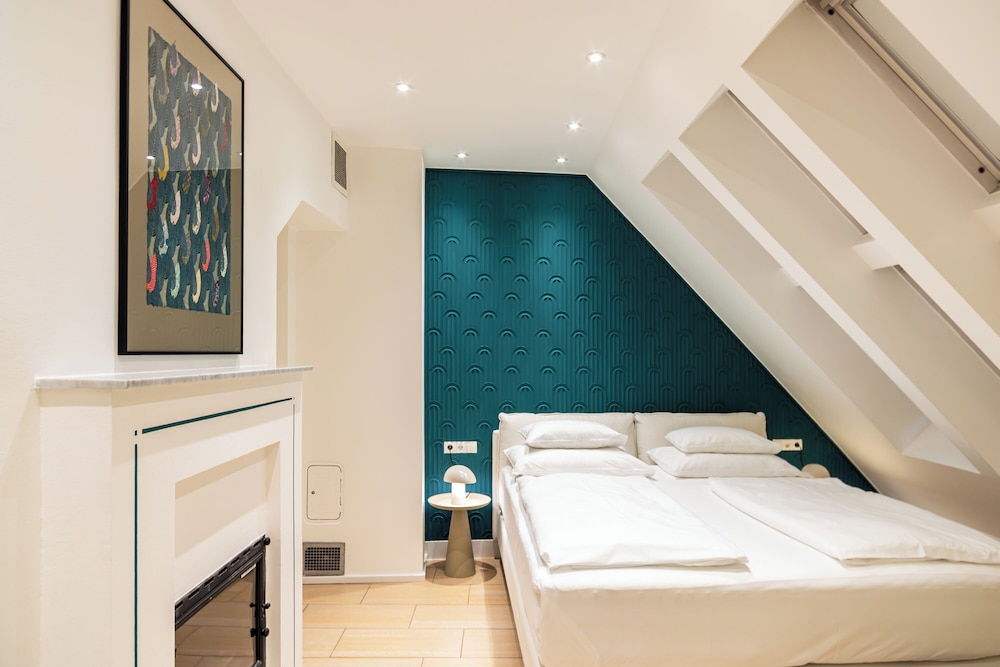 Standard, King Bed
