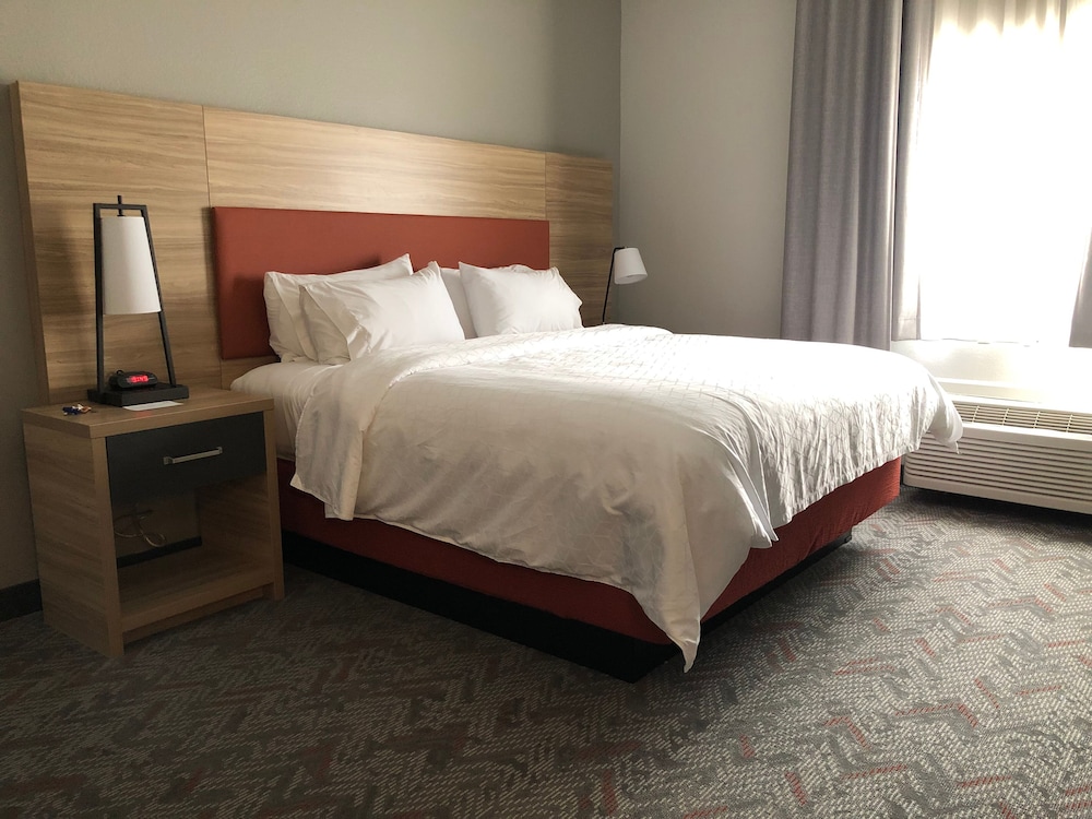 Candlewood Suites Mount Pleasant 17/67