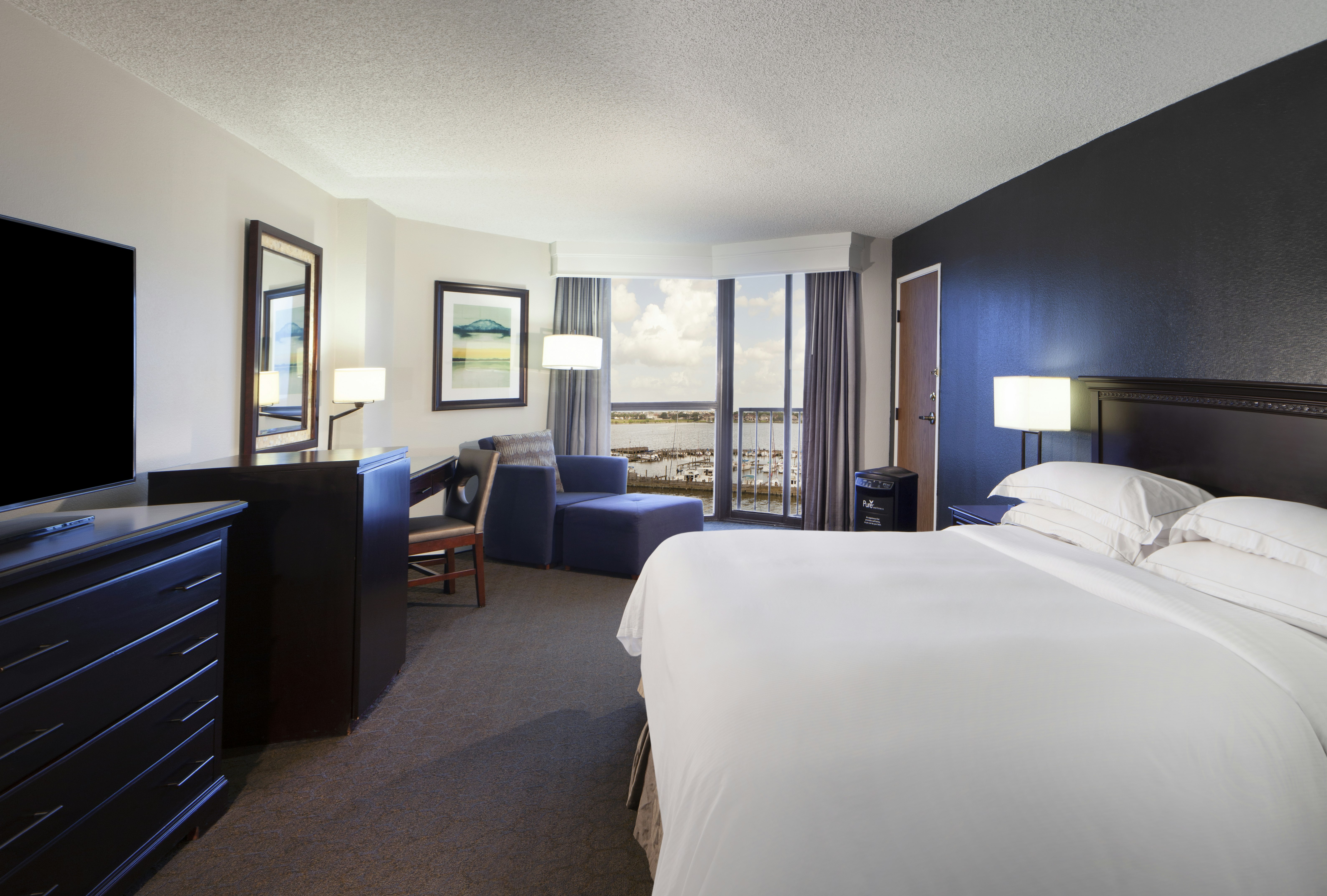 PURE, WELLNESS, KING BED
