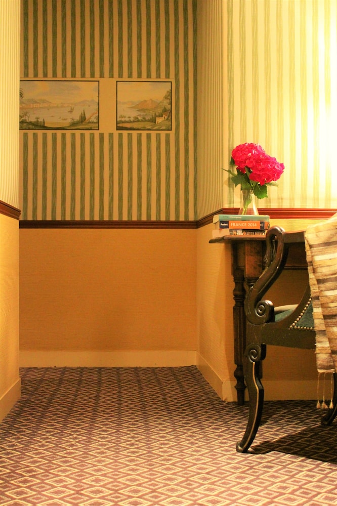 Hotel Relais Saint Sulpice 46/53