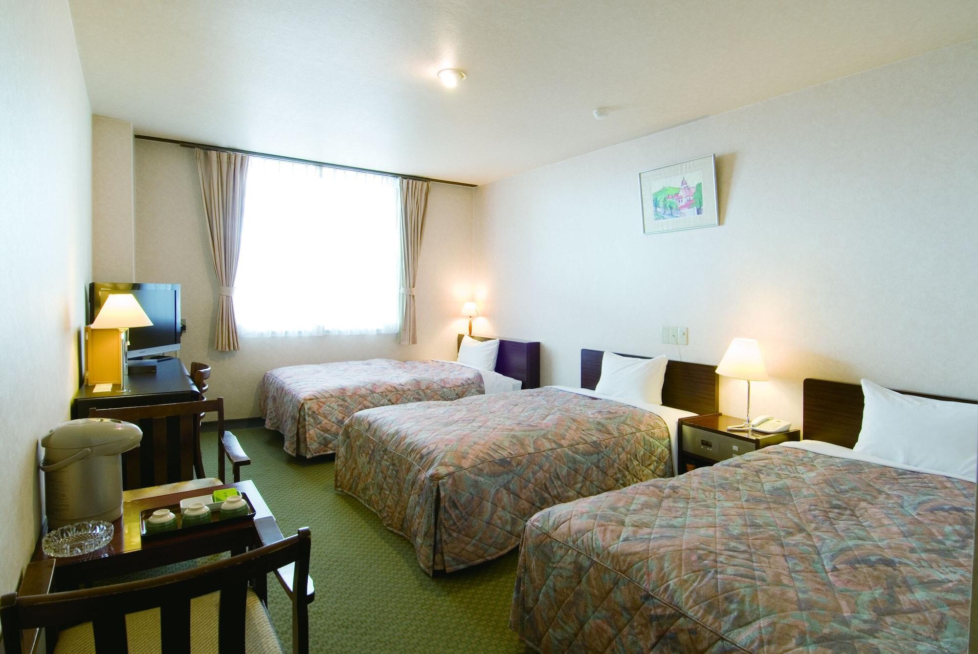 ROOM, TRIPLE