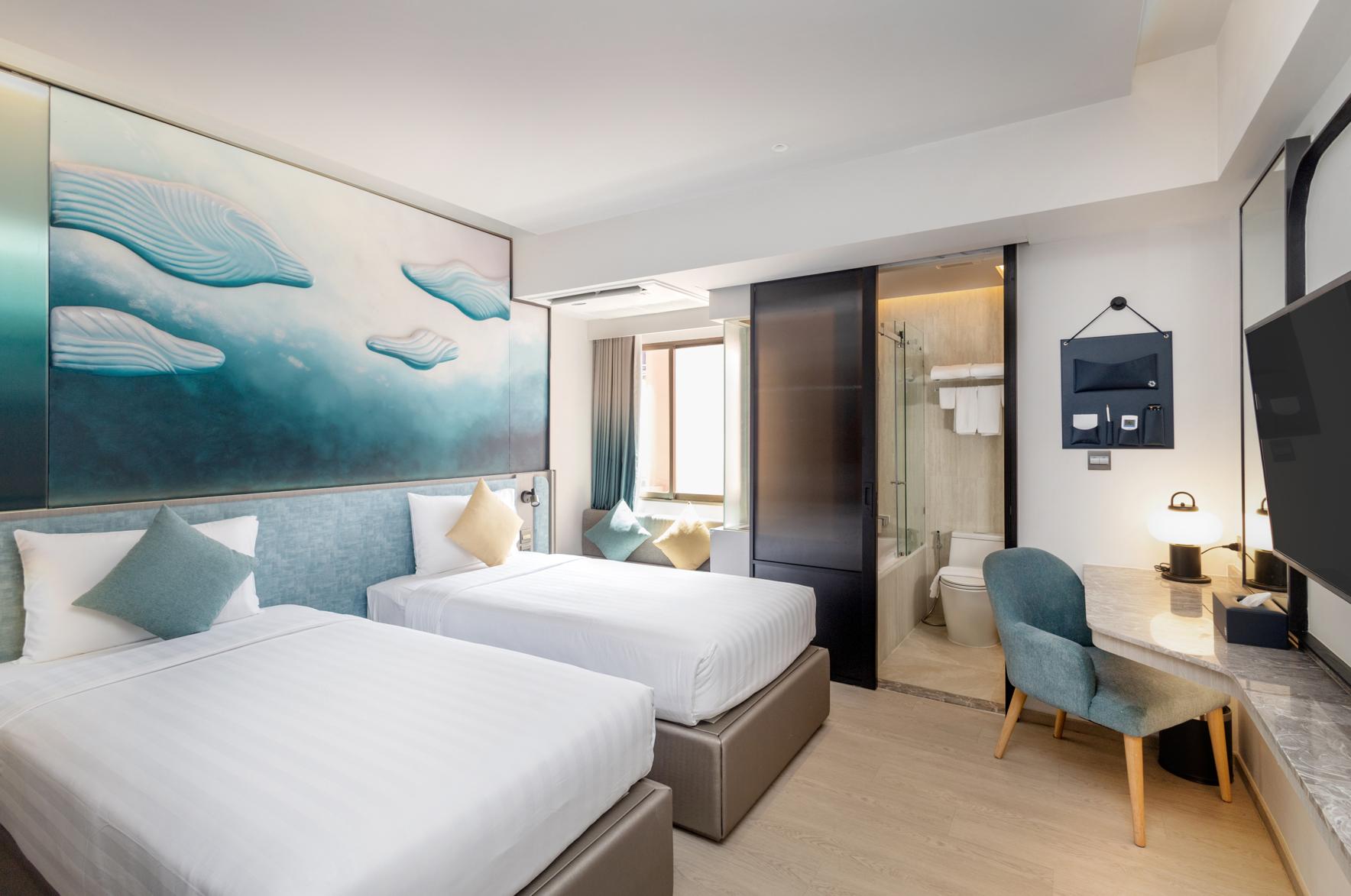 SUPERIOR ROOM