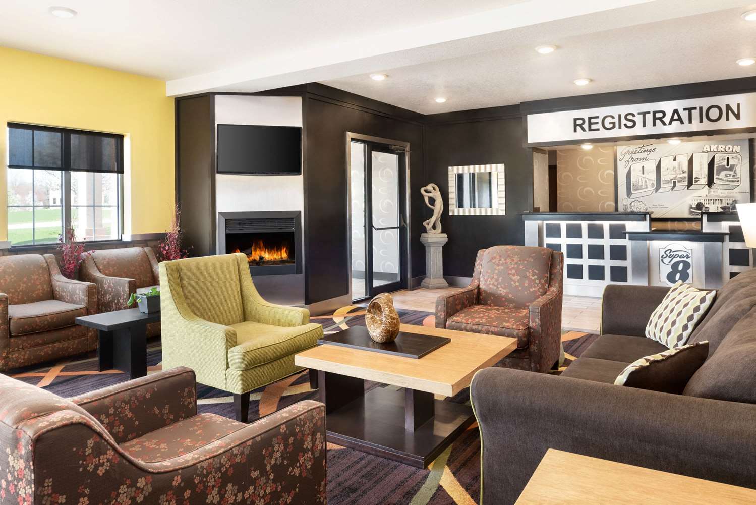 Super 8 by Wyndham Akron S/Green/Uniontown OH 32/57