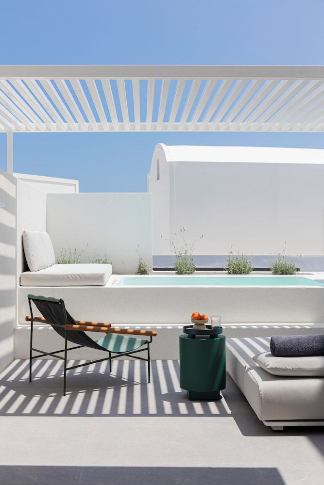 NEO SUITES 54/75
