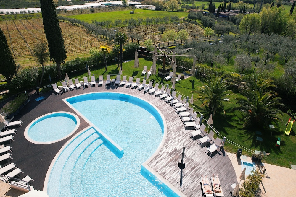 Villa Luisa Resort 45/50
