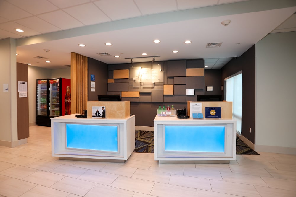 Holiday Inn Express Suites Forney 9/55