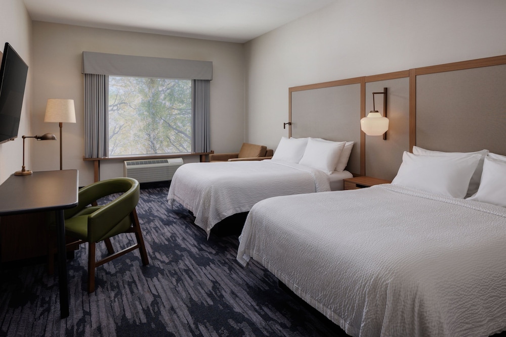 Room at Fairfield Inn And Suites Kelowna, KELOWNA
