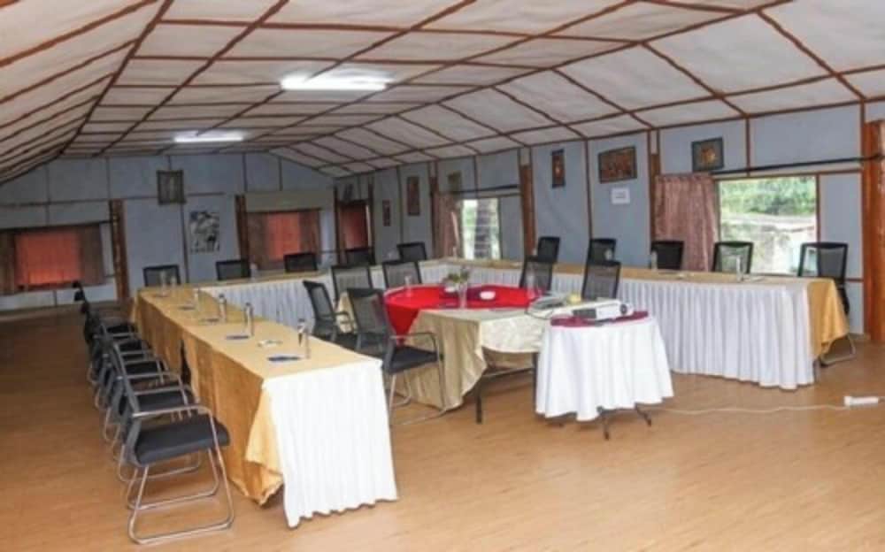 Dove Nest Lodge 40/50
