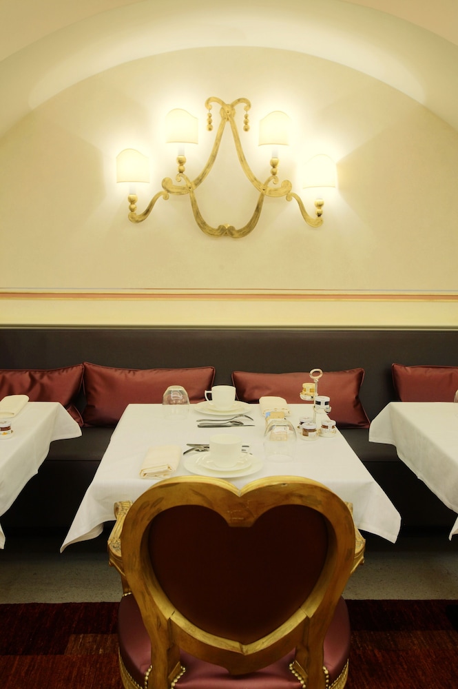 Hotel Villa Duse 40/50