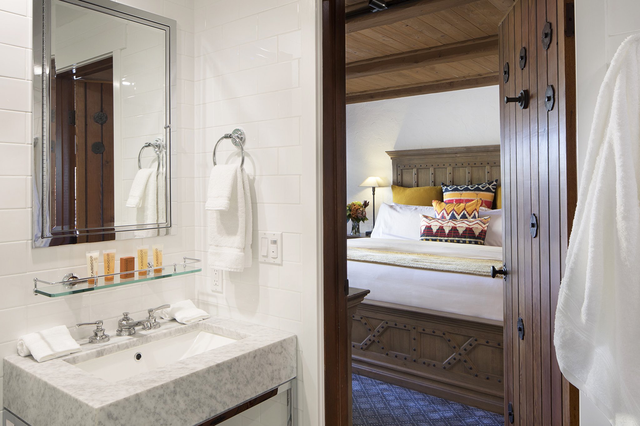Rancho Caymus Inn 53/56