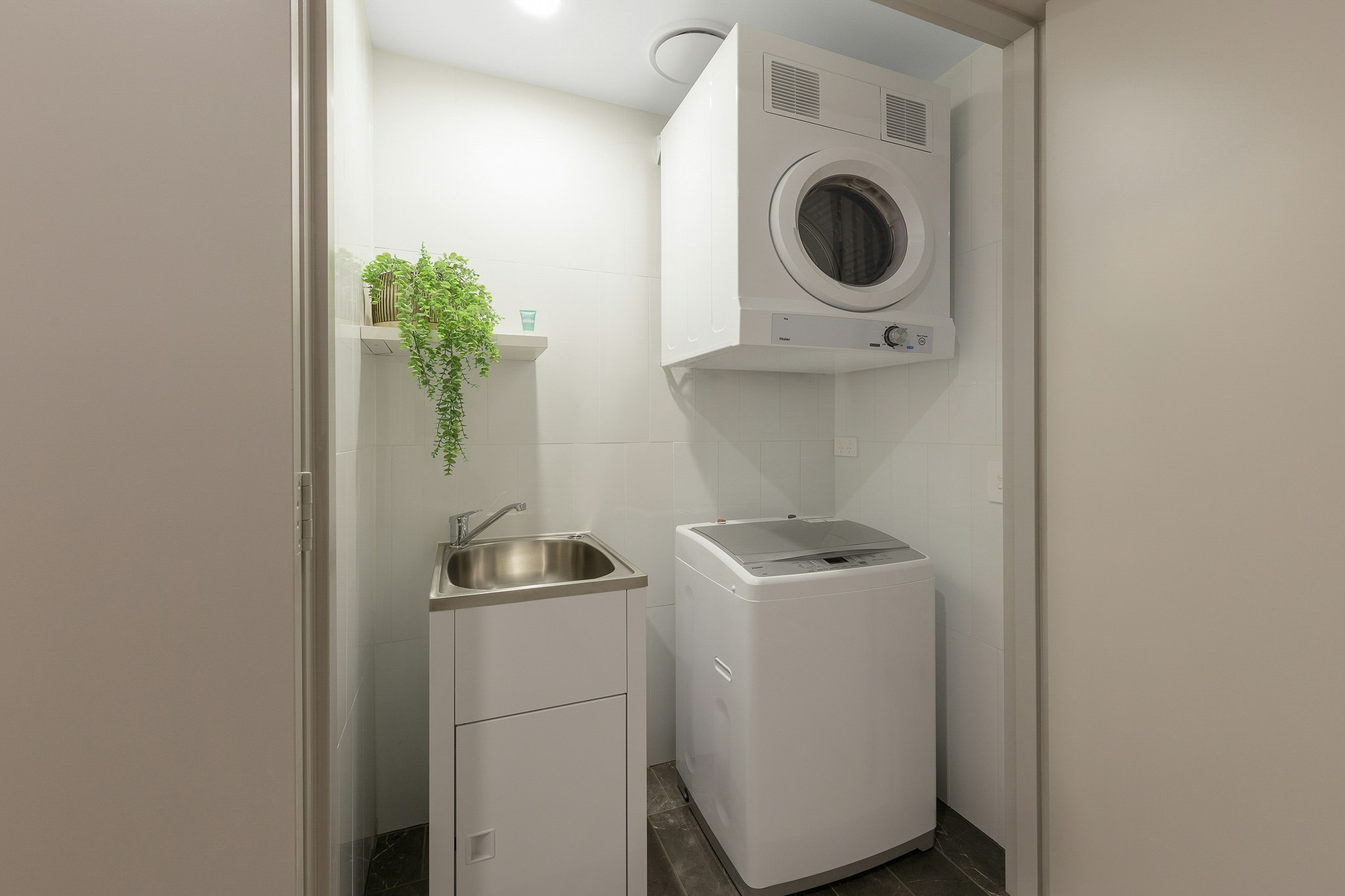 Meriton Suites Coward Street 50/50