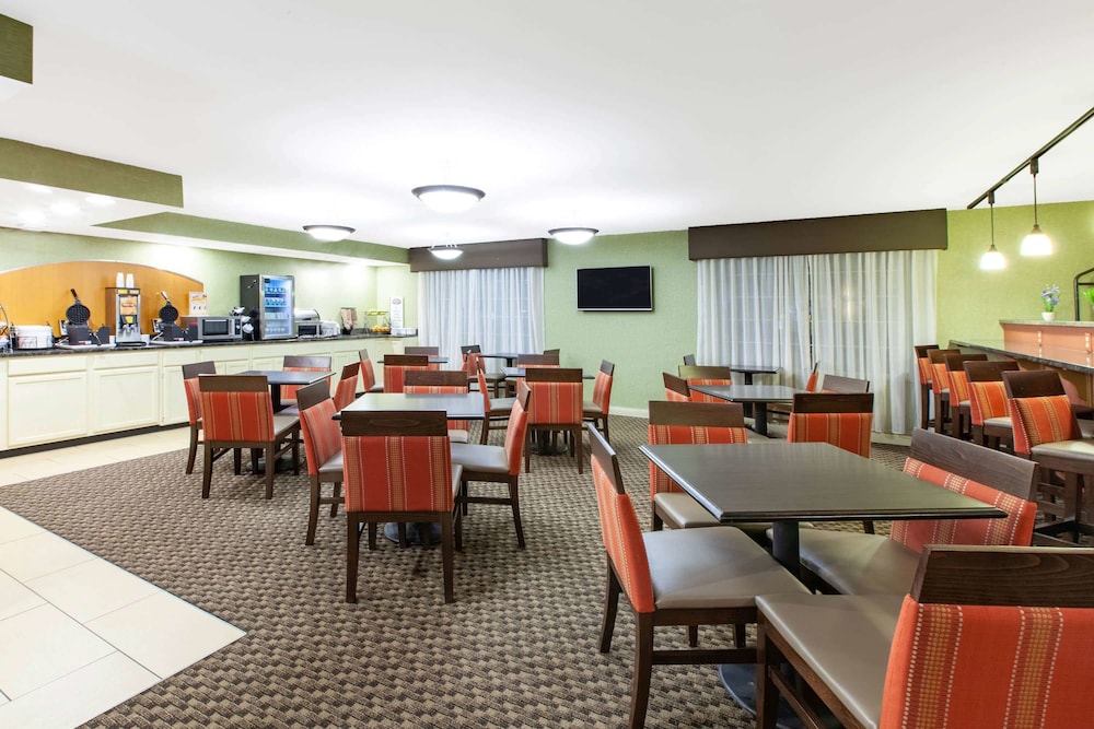 Baymont By Wyndham Harrisburg 34/41