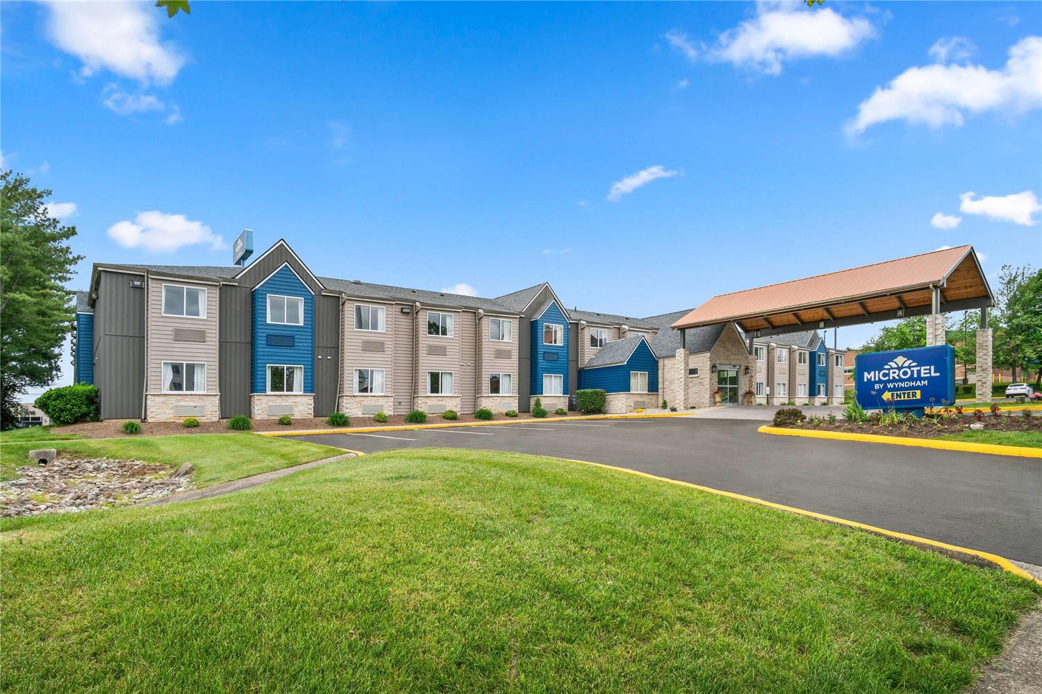 Microtel Inn & Suites by Wyndham Lexington 28/30