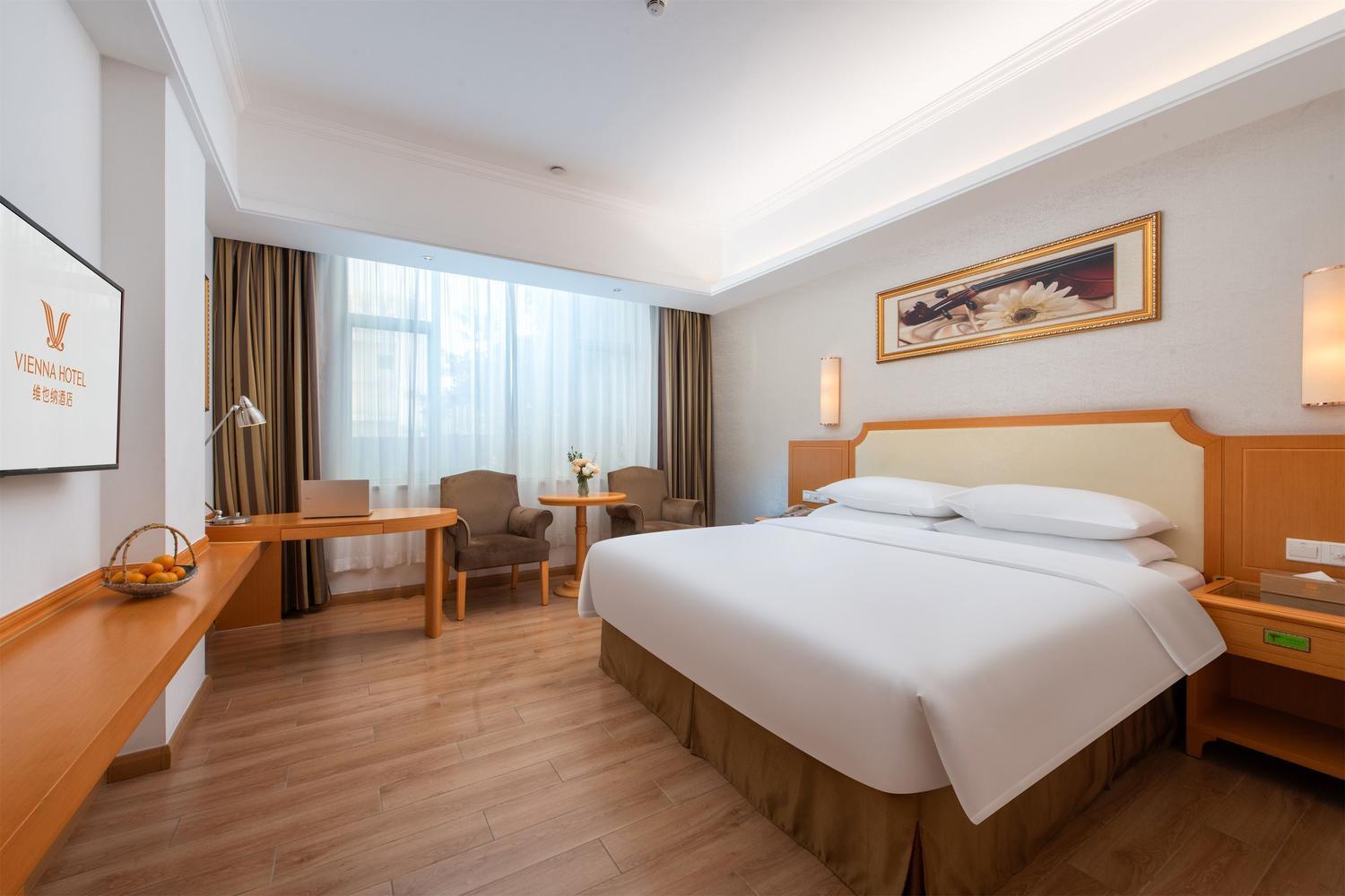 Deluxe, Double Bed