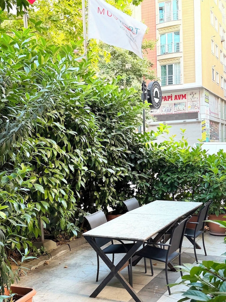 Mugwort Hotel and Spa 46/49