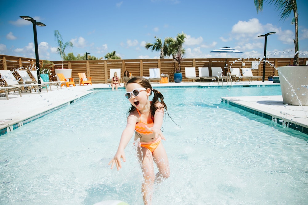 Hotel Indigo Orange Beach Gulf Shores 8/82