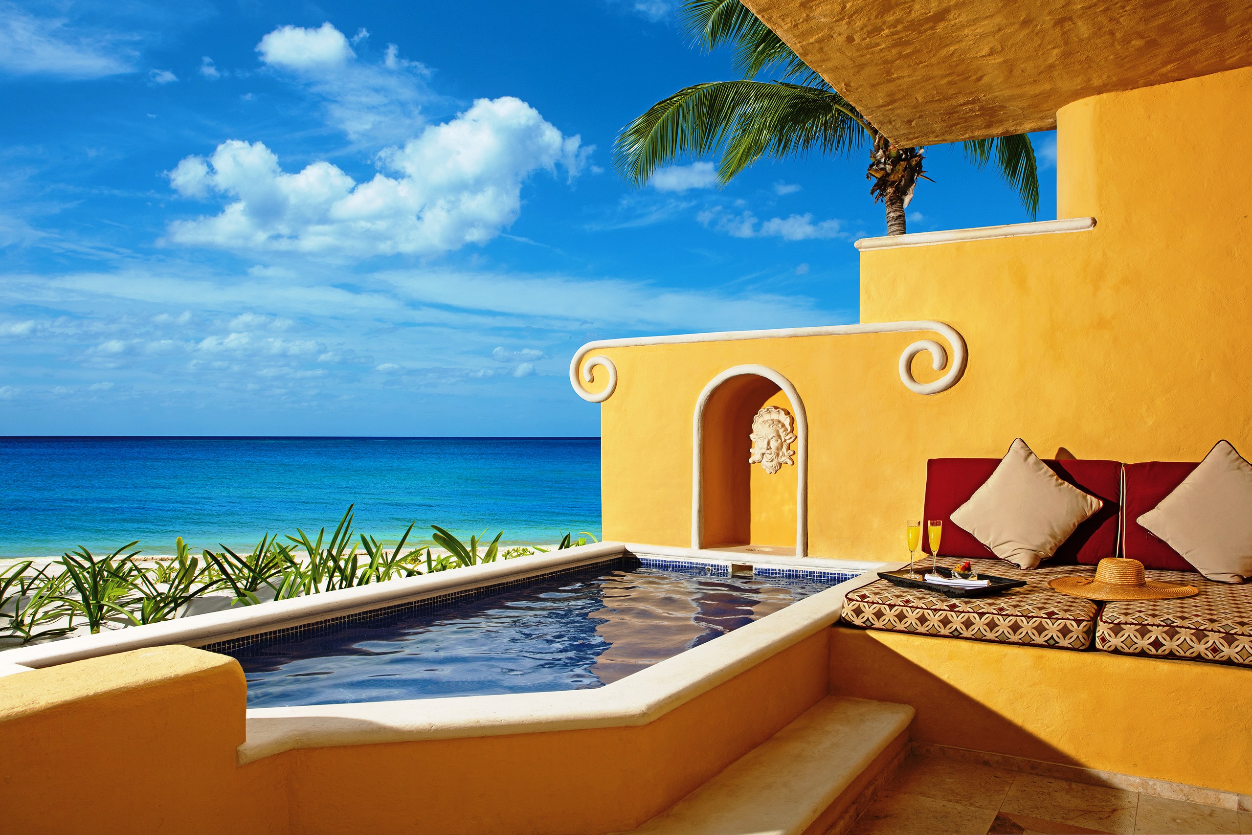 2 Bedrooms, Master, Ocean Front, Butler, Plunge Pool