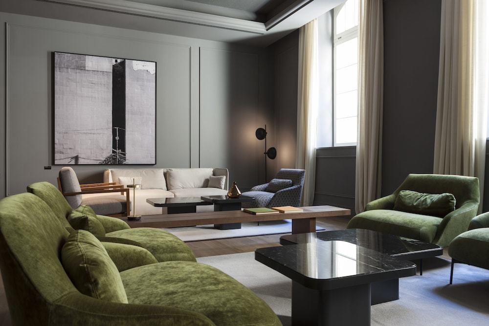 Kozmo Hotel Suites and Spa 29/50