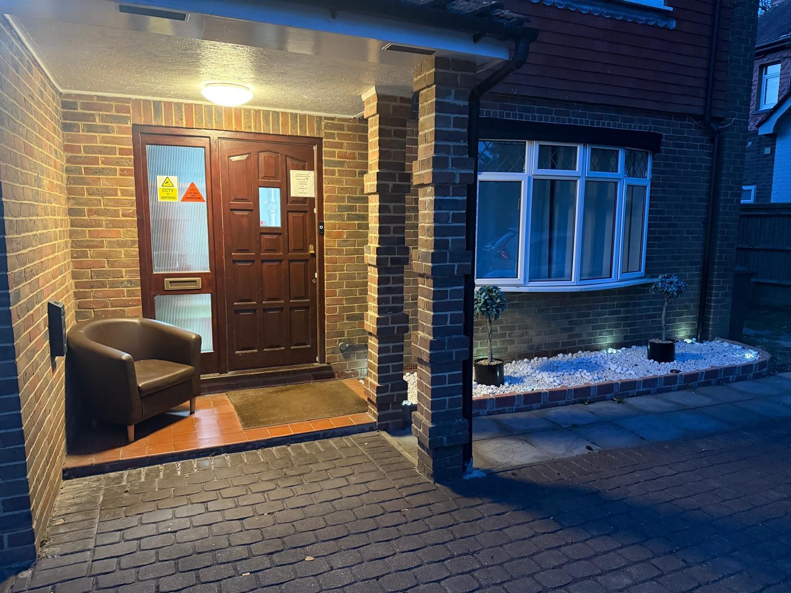 High Trees Guest House Gatwick 26/49
