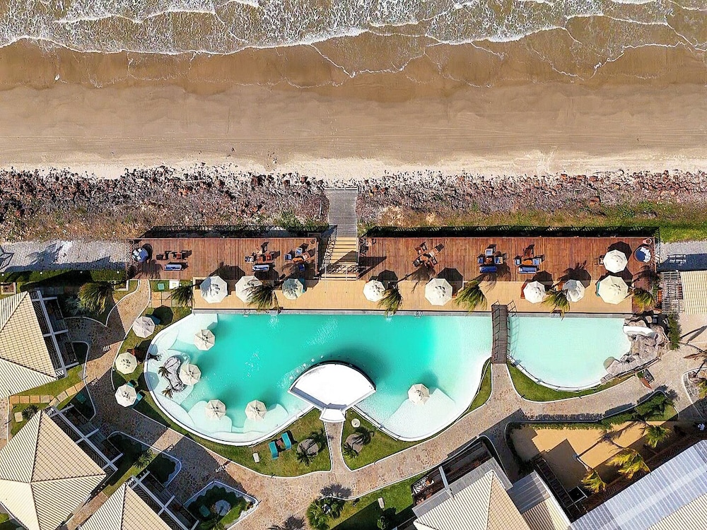 Oiti Beach Resort 46/50
