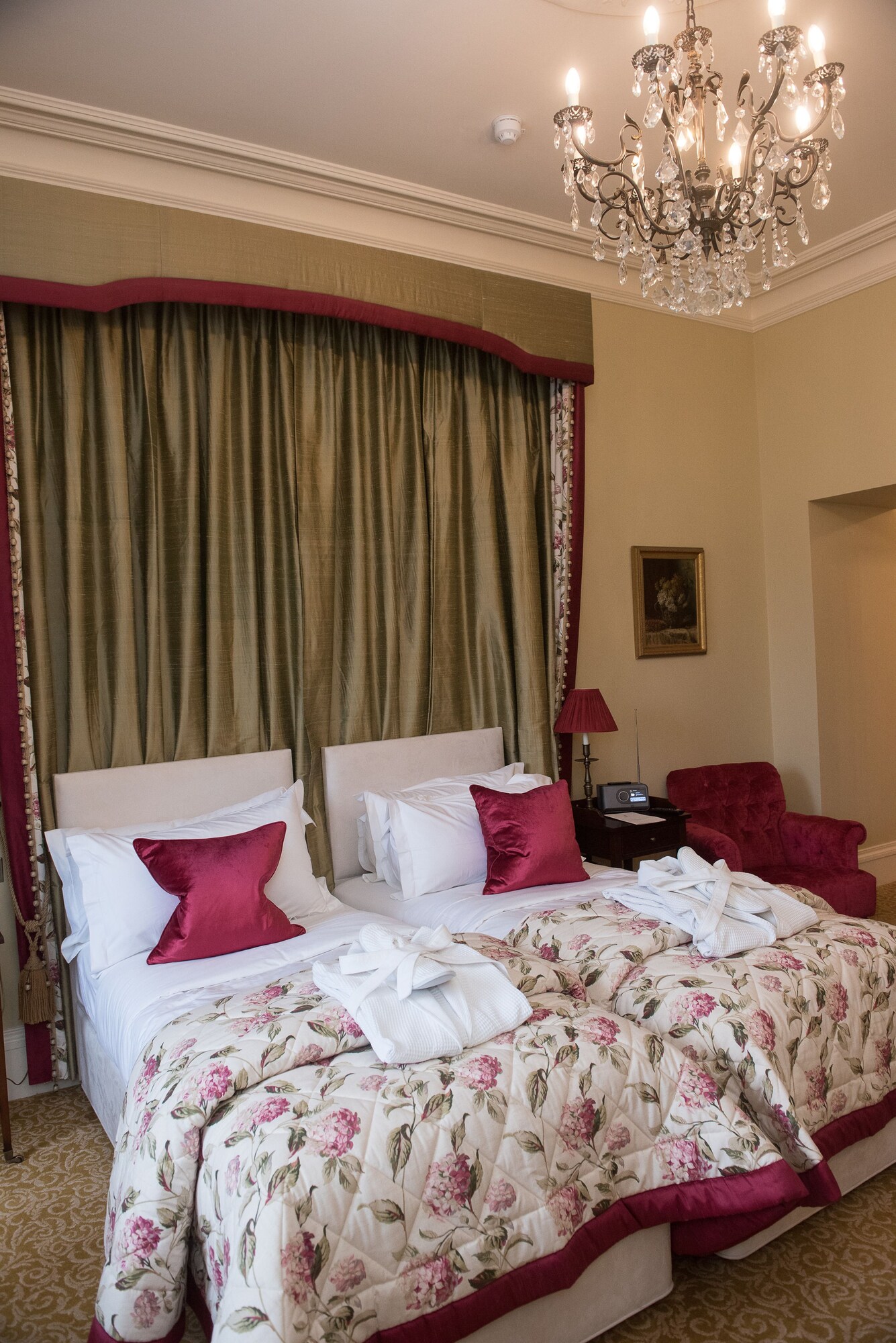 Castle, King Bed, Small