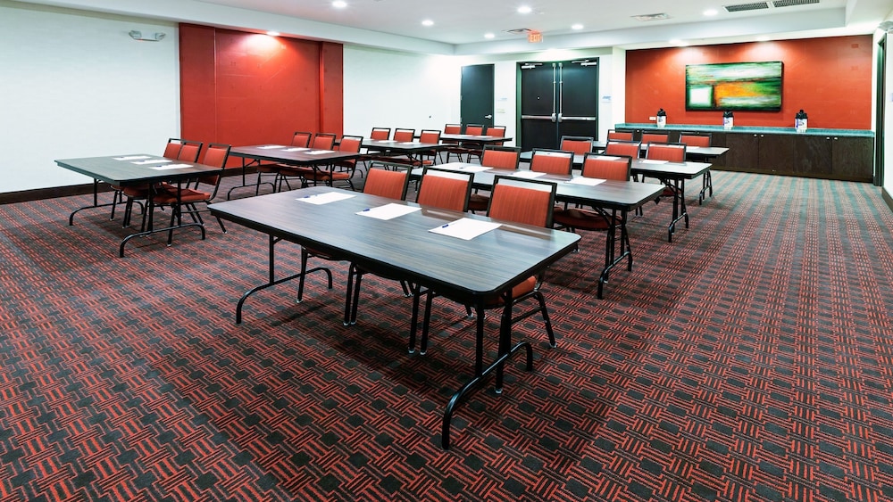 Holiday Inn Express Hotel And Suites Duncan 59/67