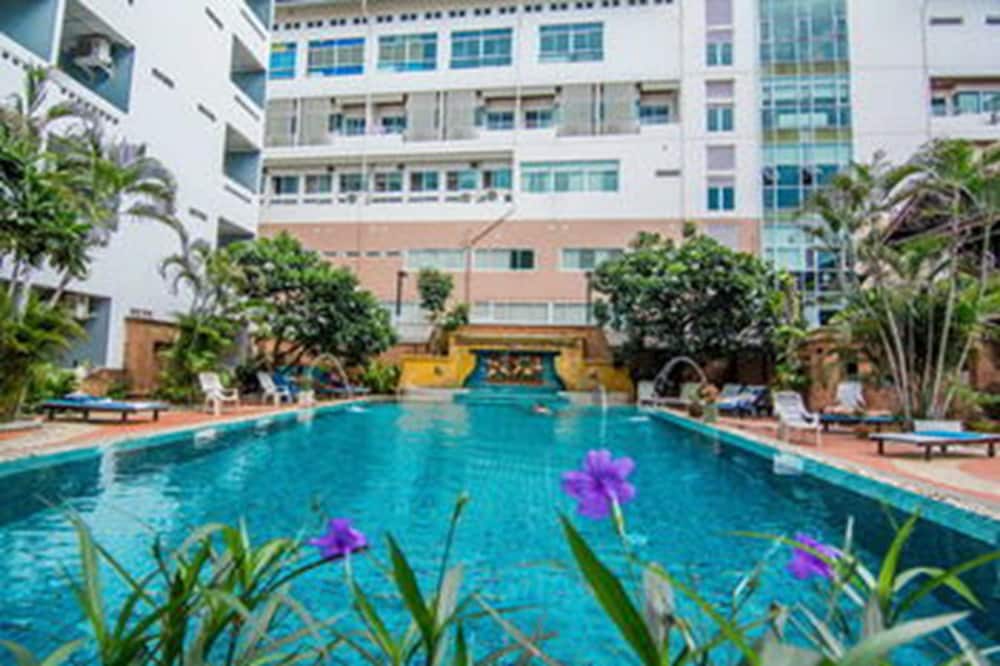 Sutus Court 5 7/57