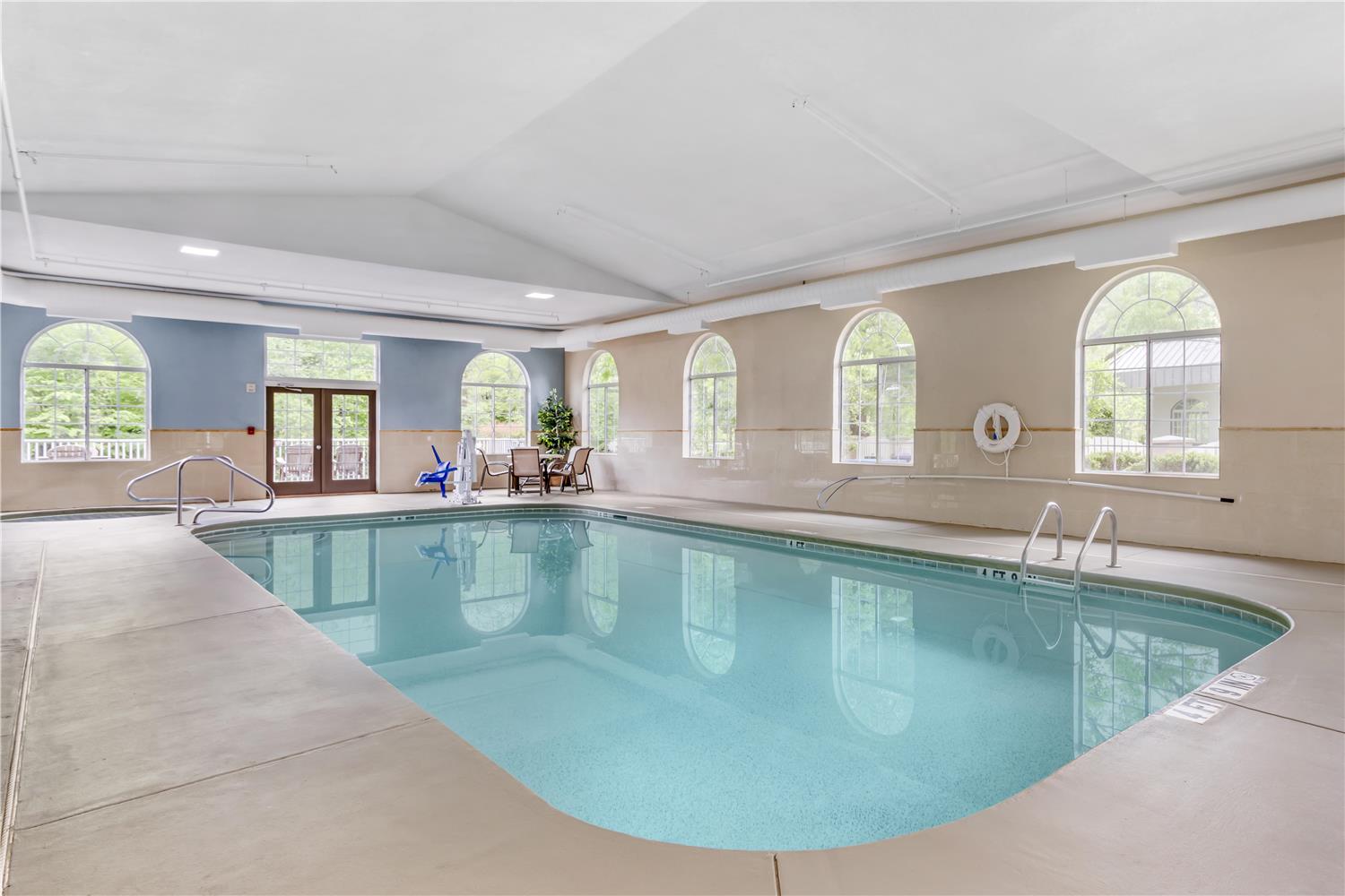 Best Western Plus River Escape Inn & Suites 6/25
