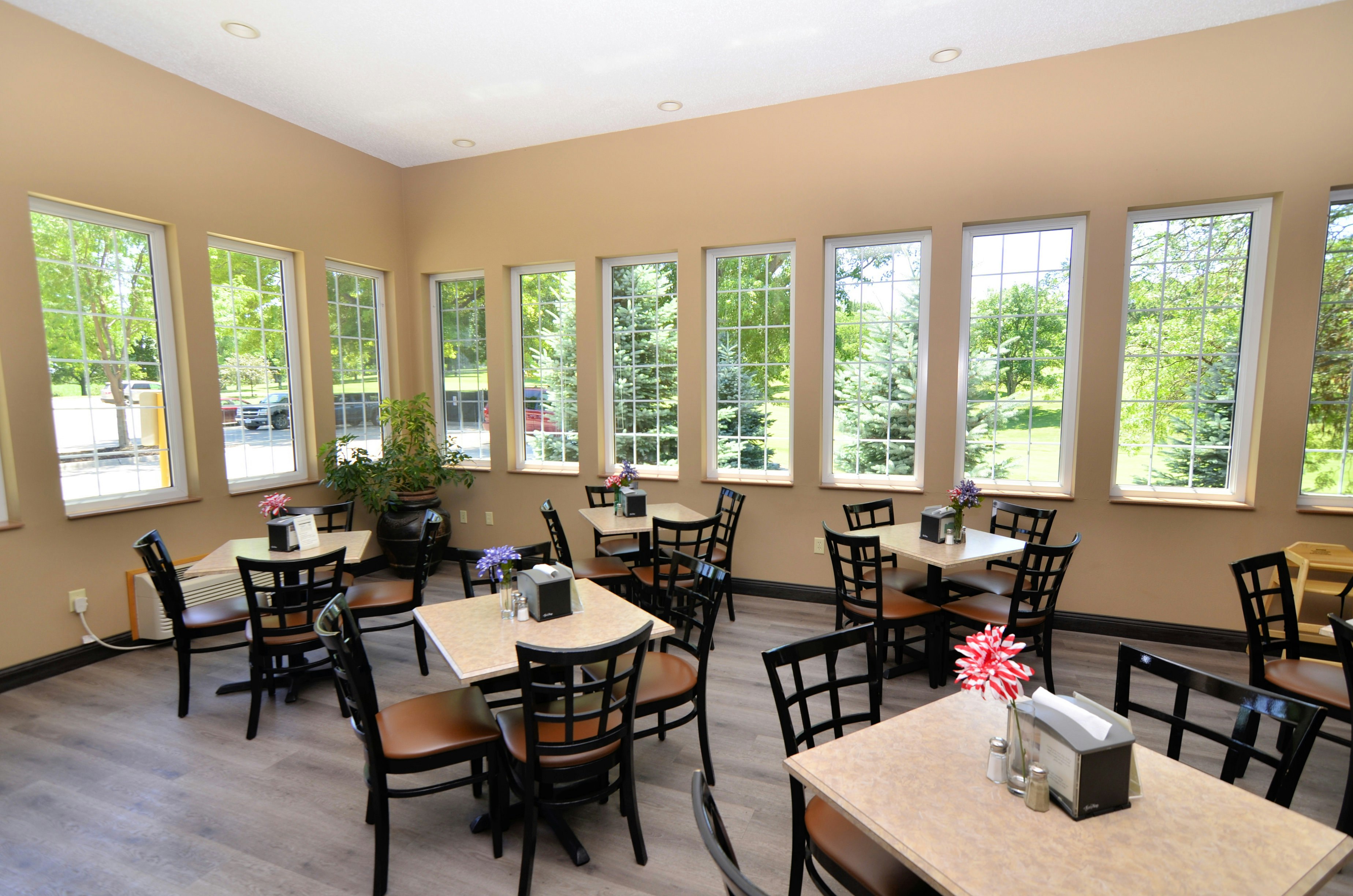 Boulders Inn Amp Suites Denison 26/28