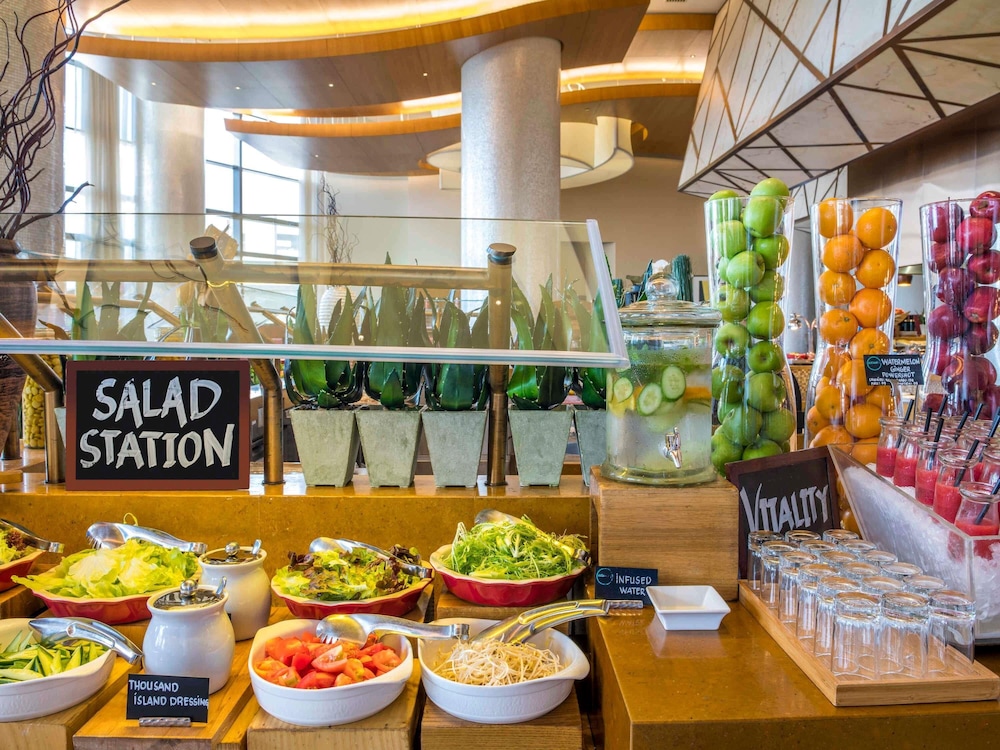 restaurant cafeteria