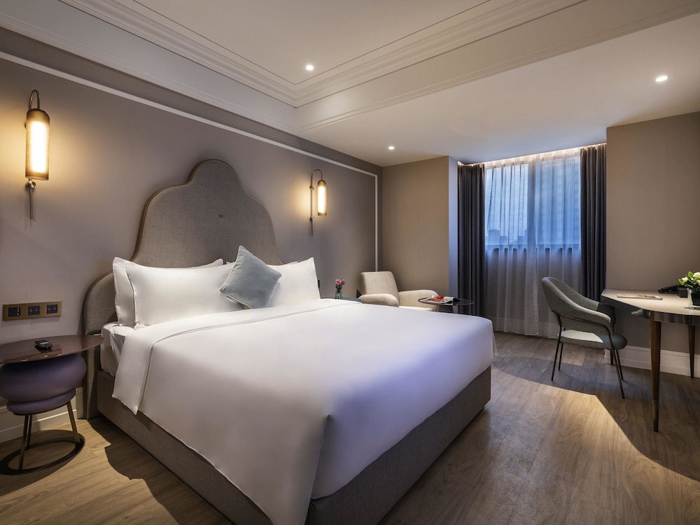 Mercure Shanghai Global Harbour 16/32