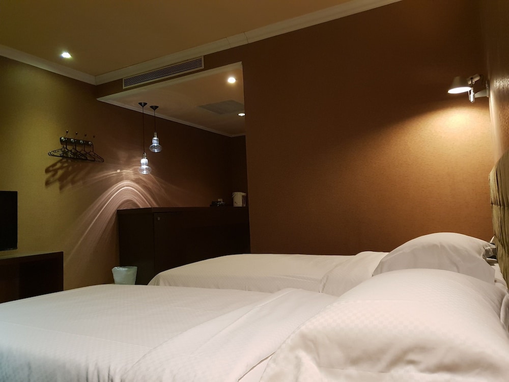 CLASSIC, TWIN BEDS