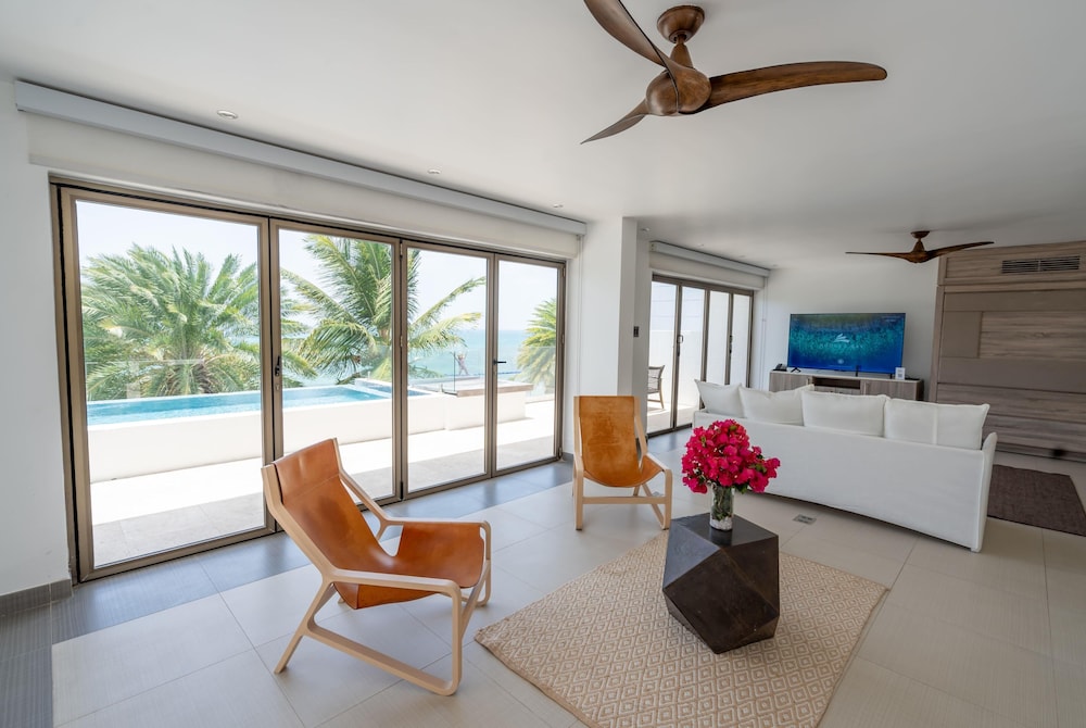 Hodges Bay Resort & Spa, an HQ Luxury Resort & Residences 46/67