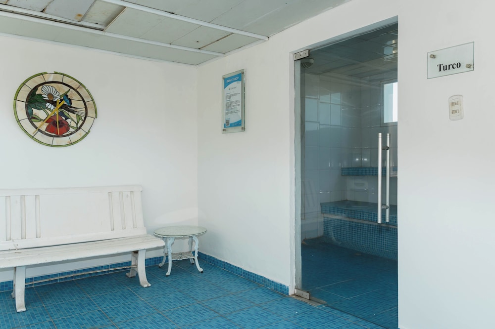 Coral Reef Hotel 35/58