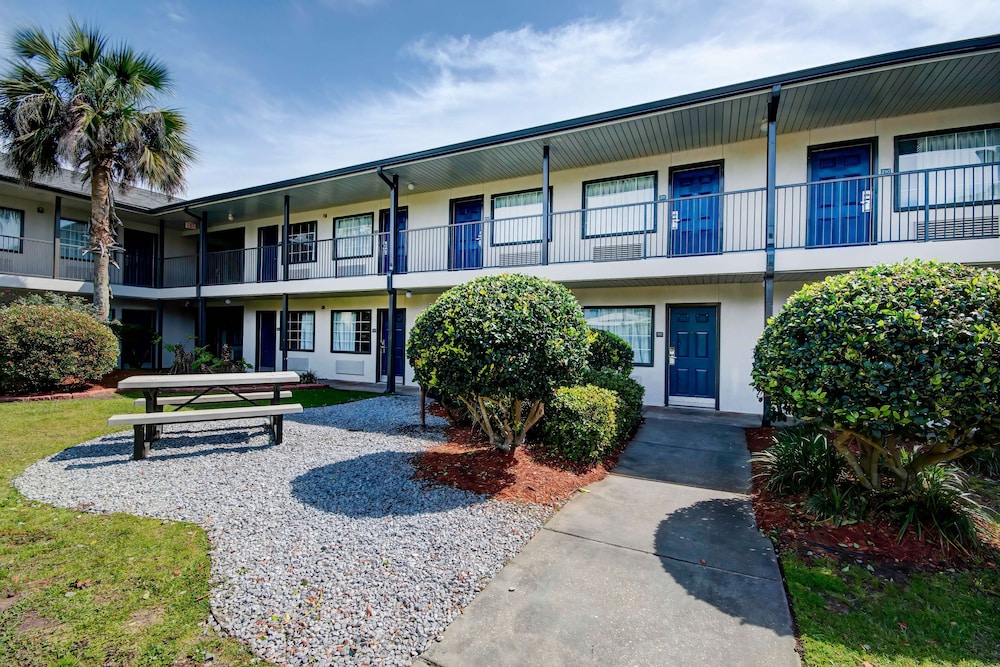 Studio 6 Extended Stay - Ocean Springs, MS 47/53