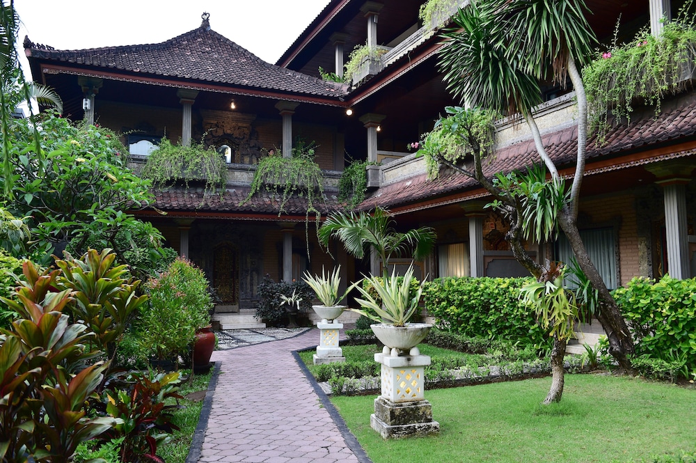 Satriya Cottage 15/82