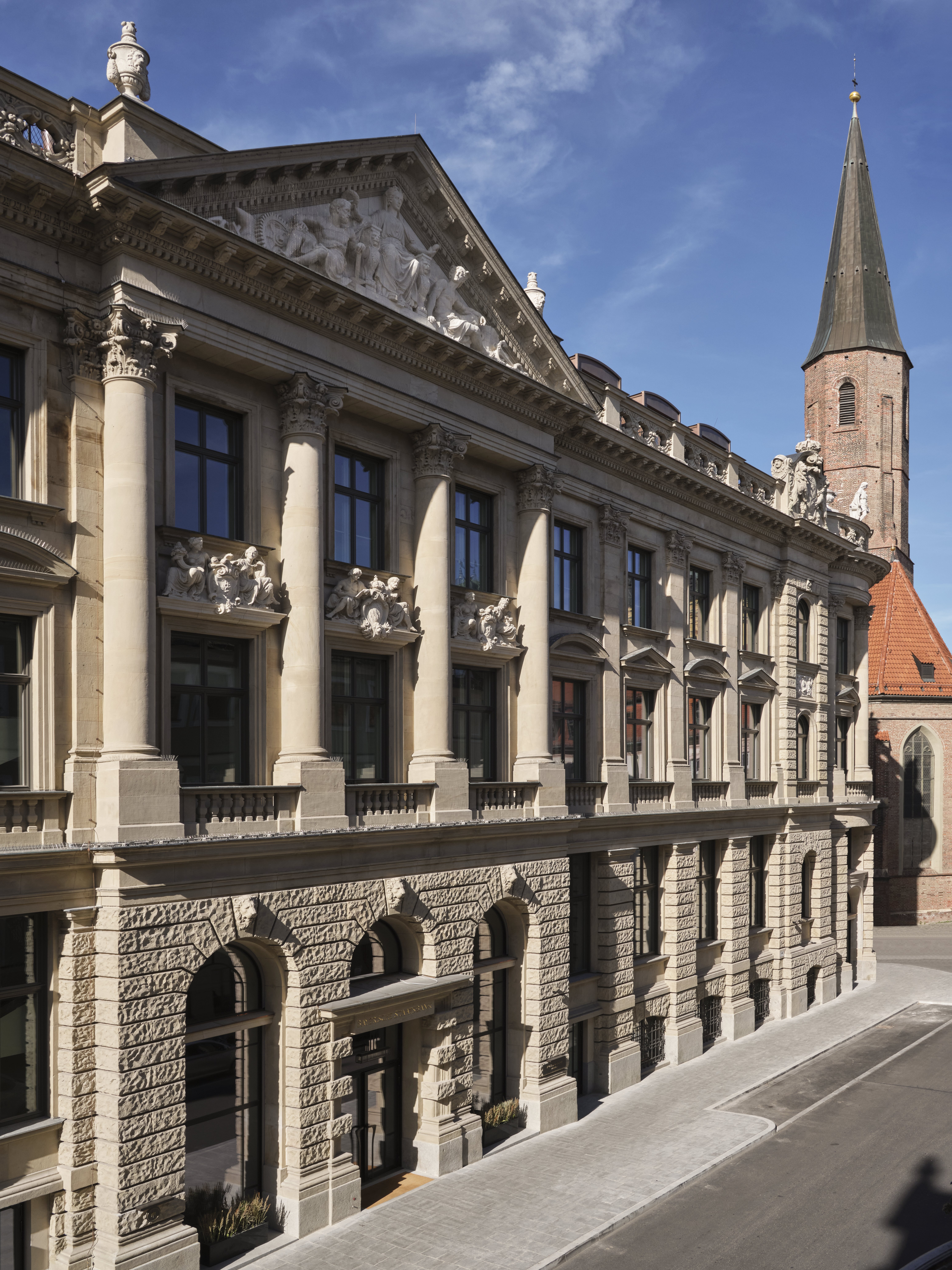Rosewood Munich 1/50