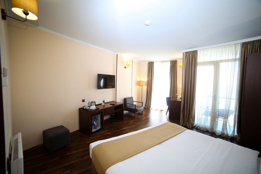 Corner Inn 15/50