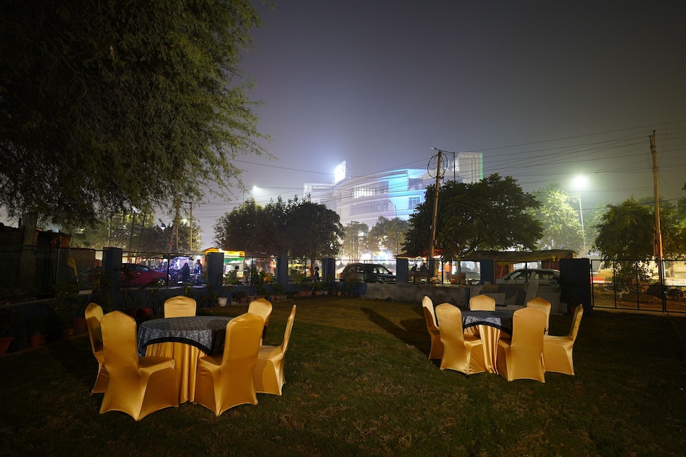 Posh Garden Inn Gurgaon 46/50