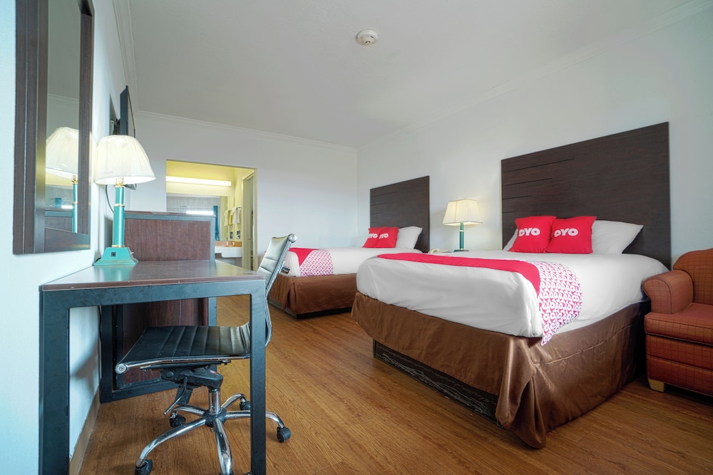 غرفة بسريرين كوين، OYO Hotel Kingsville - Hwy 77 5/7