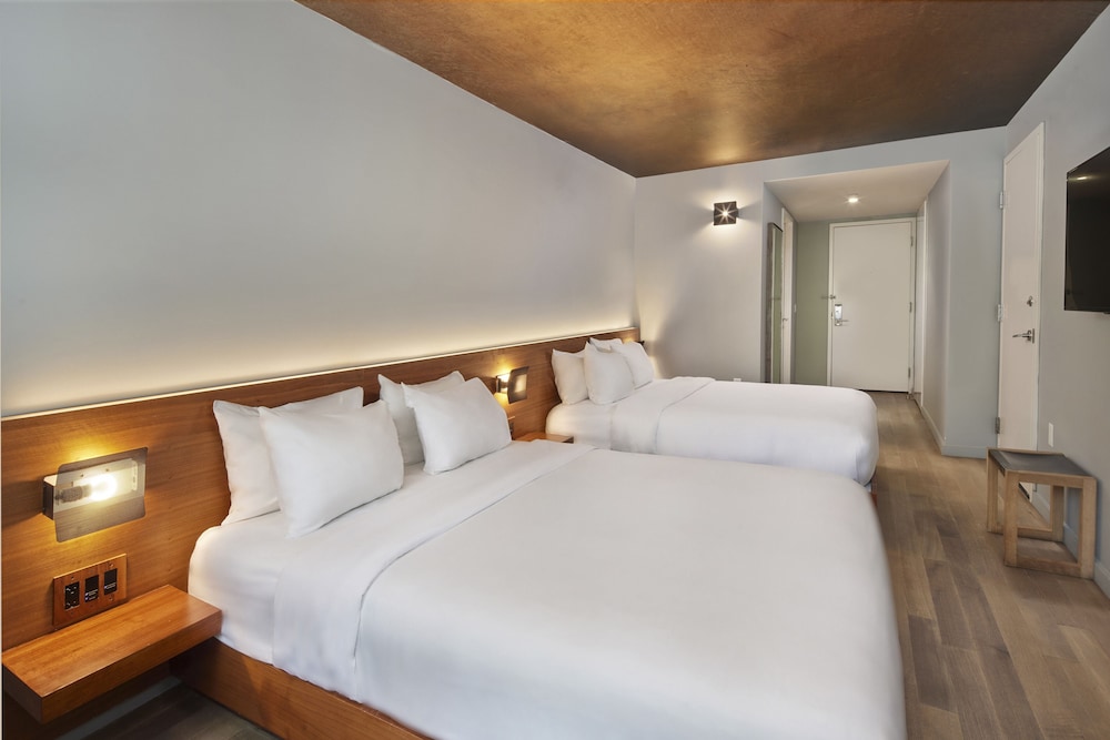Room, 2 Queen Beds