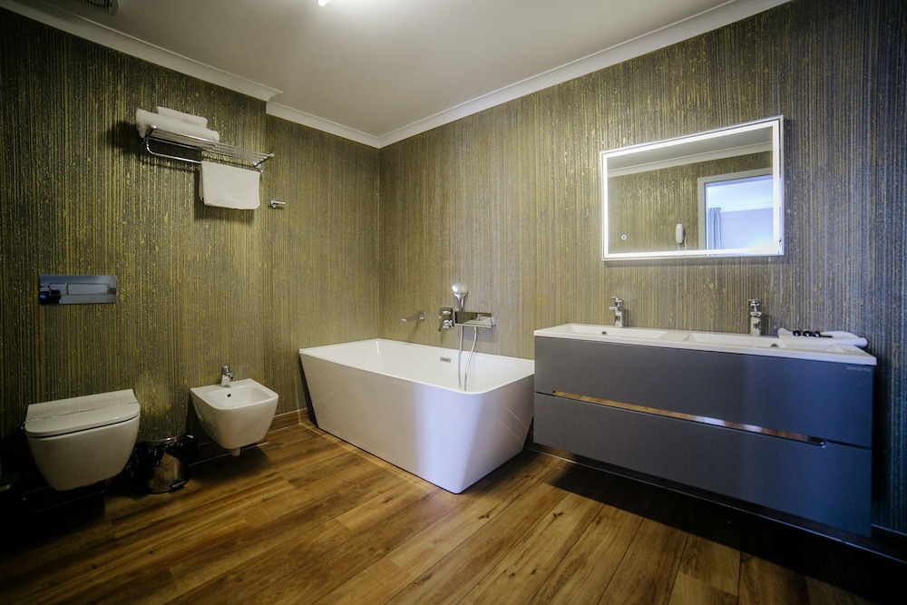 ROYAL CLASSIC HOTEL 41/44