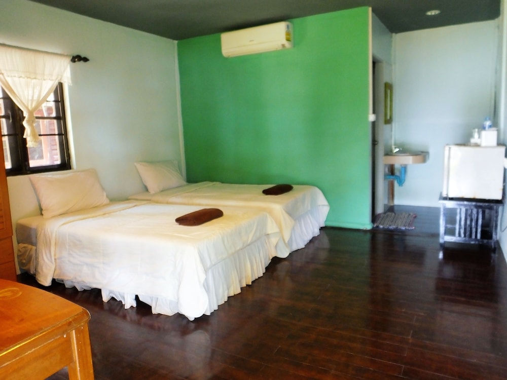 Sukorn Cabana Resort 7/28
