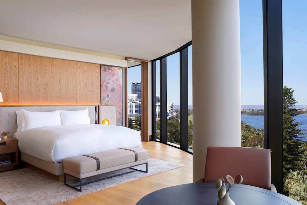 The Ritz-Carlton Perth 5/50